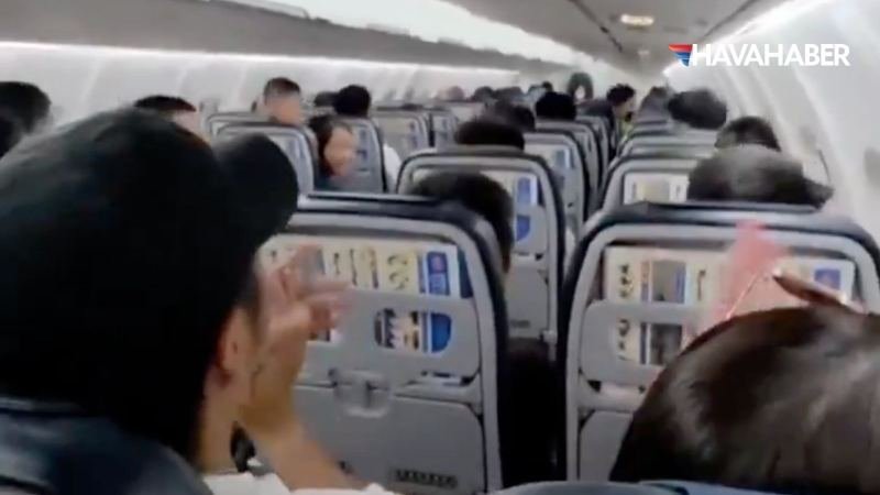 Tayfun Altında Uçuş! UNI Air Uçağı Güvenli İndi, Yolcular Alkışladı
