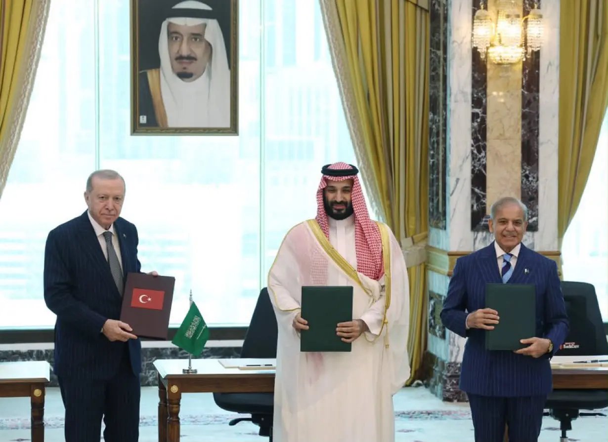 Türkiye, Pakistan ve Suudi Arabistan “Mekke Ortak Savunma Anlaşması”nı imzaladı