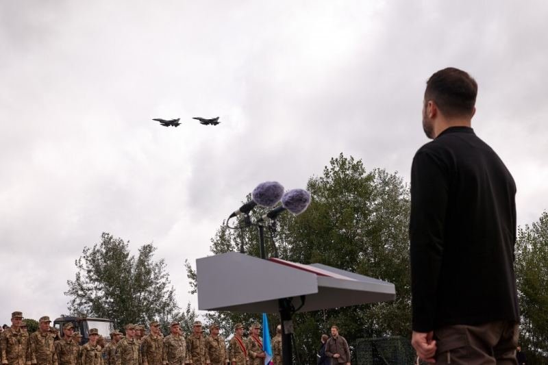 Ukrayna'nın F-16'ları Rus insansız hava araçlarını engellemekten yıpranıyor